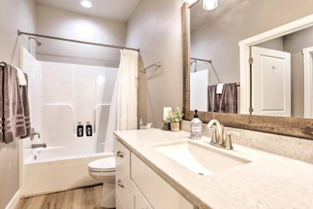 New! Cozy & Modern Spearfish Home Near Downtown! المظهر الخارجي الصورة
